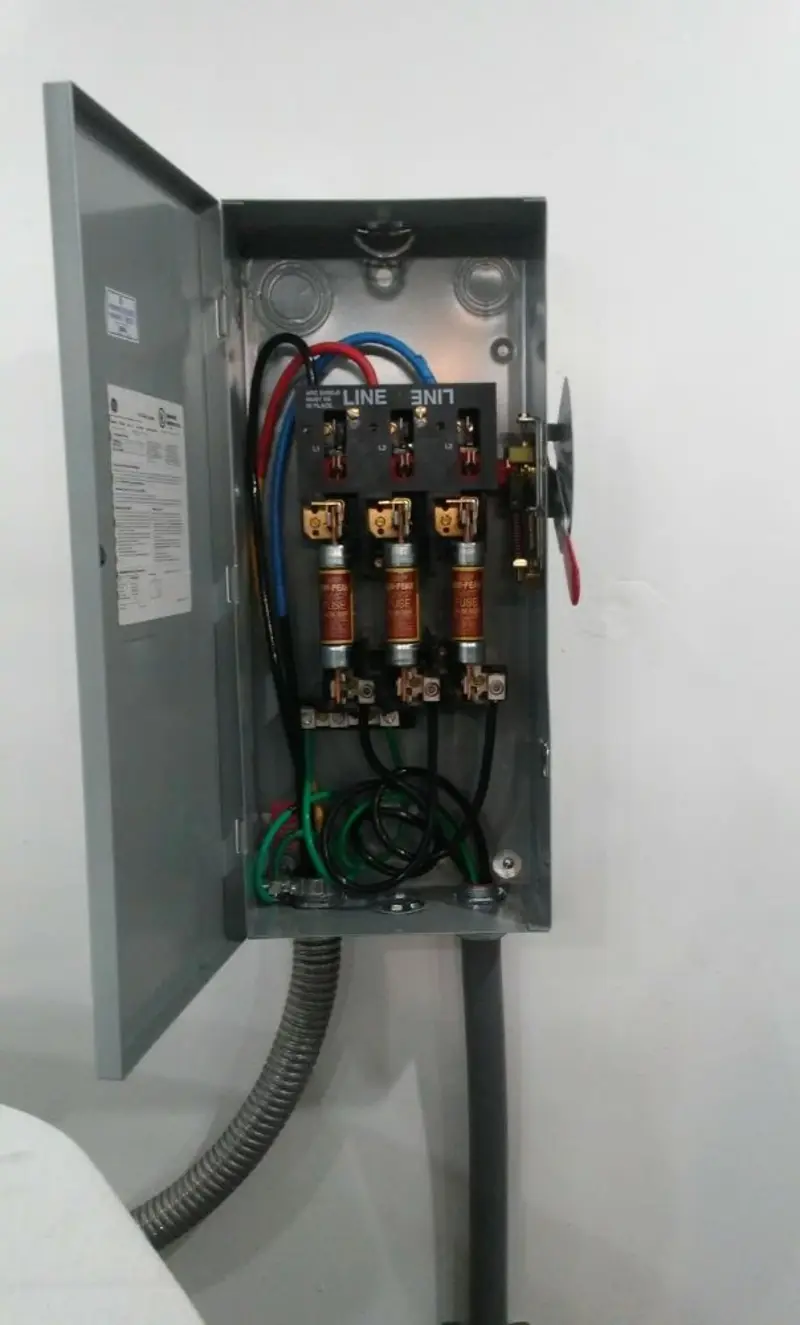 Three-phase disconnect switch installed for Smoke Detector Installation in San Diego